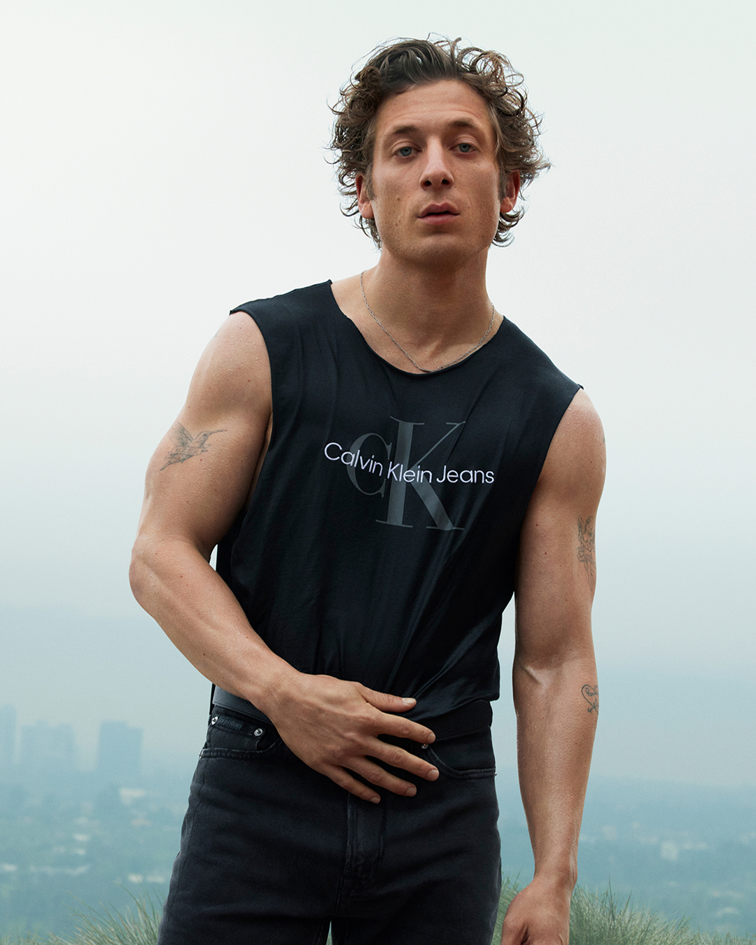 jeremy allen white calvin klein campagna pubblicitaria mert ales foto (1)