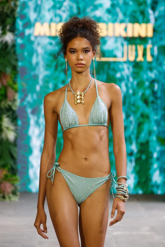 Miss Bikini SS25: un viaggio tra tradizioni tribali e femminilità contemporanea