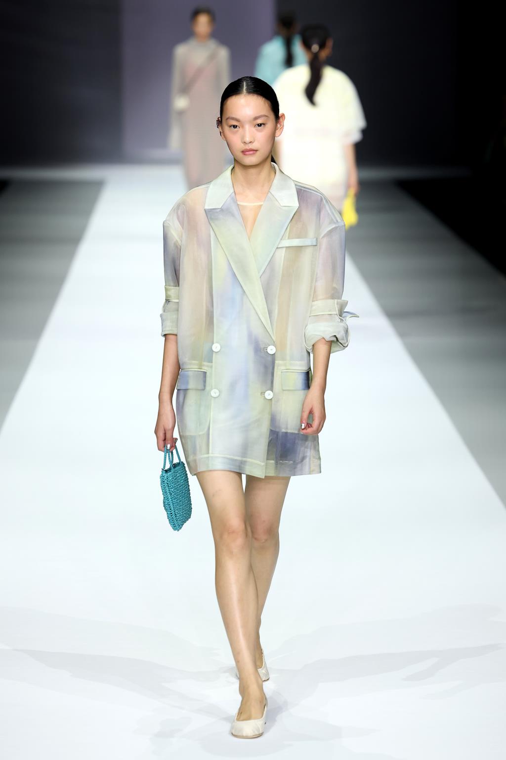 sfilata anteprima foto video collezione spring-summer 2025 milano fashion week (1)