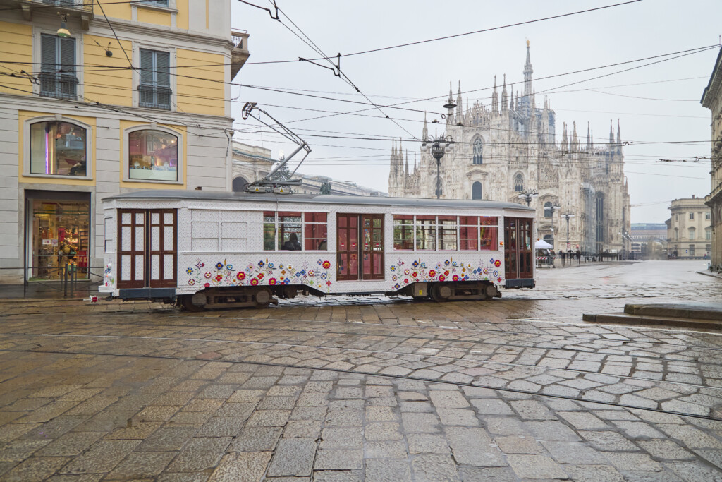 louis-vuitton-murakami-tram