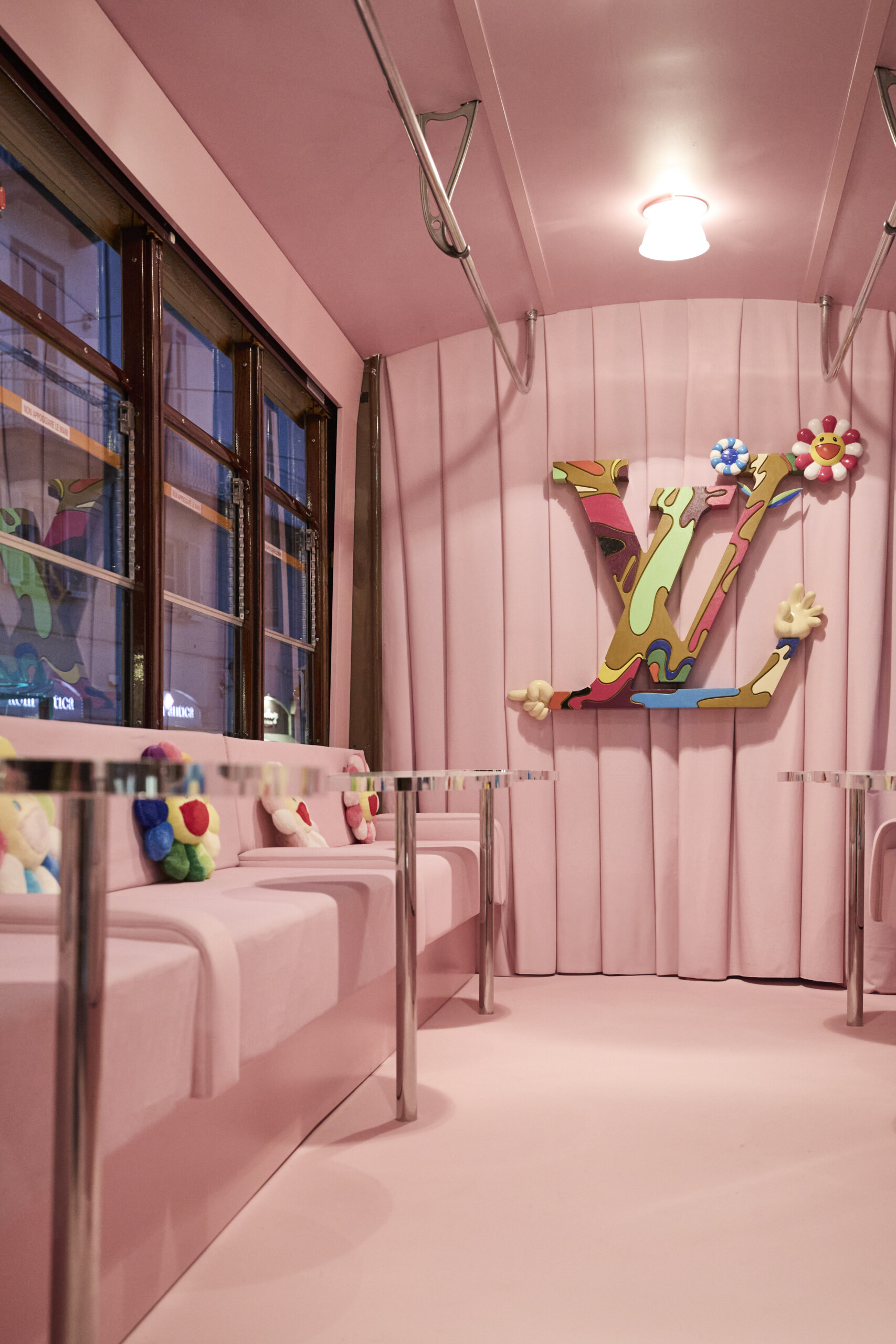 louis-vuitton-murakami-tram 